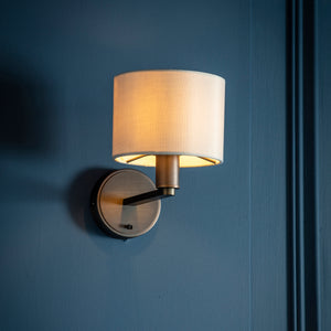1 light wall bracket finished in antique broze  with shade (0711DAL73018)